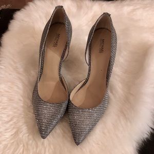 💥 BRAND NEW Michael Kors Silver heels